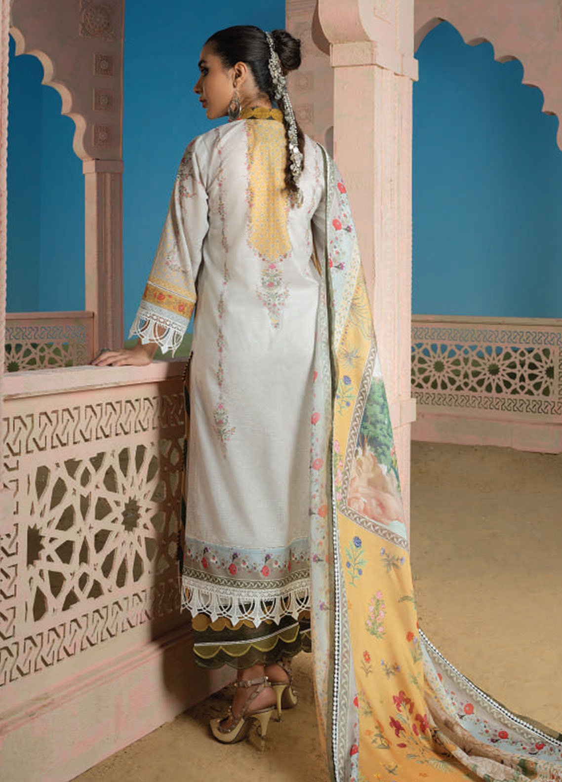 wardha-saleem-embroidered-lawn-suits-unstitched-3-piece-d-07-gulmohar-summer-collection_2 (1)