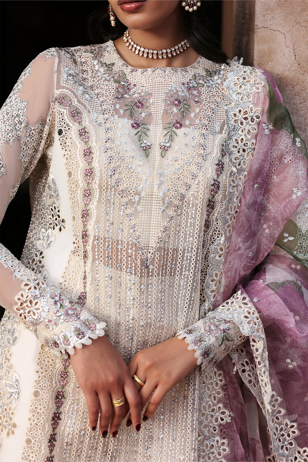 web_0030_2C5A6045